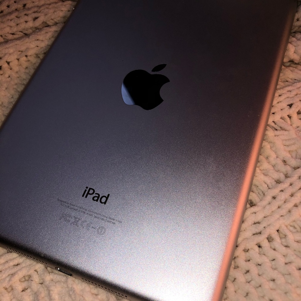 Apple Ipad Mini - image 1
